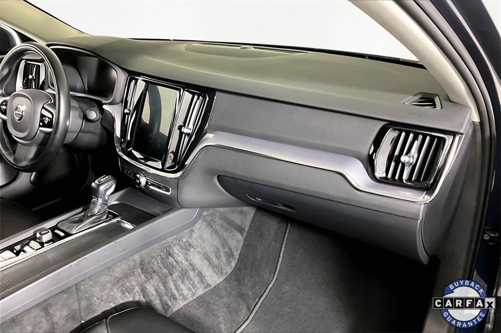 Used 2020 Volvo S60 T5 Momentum image 25