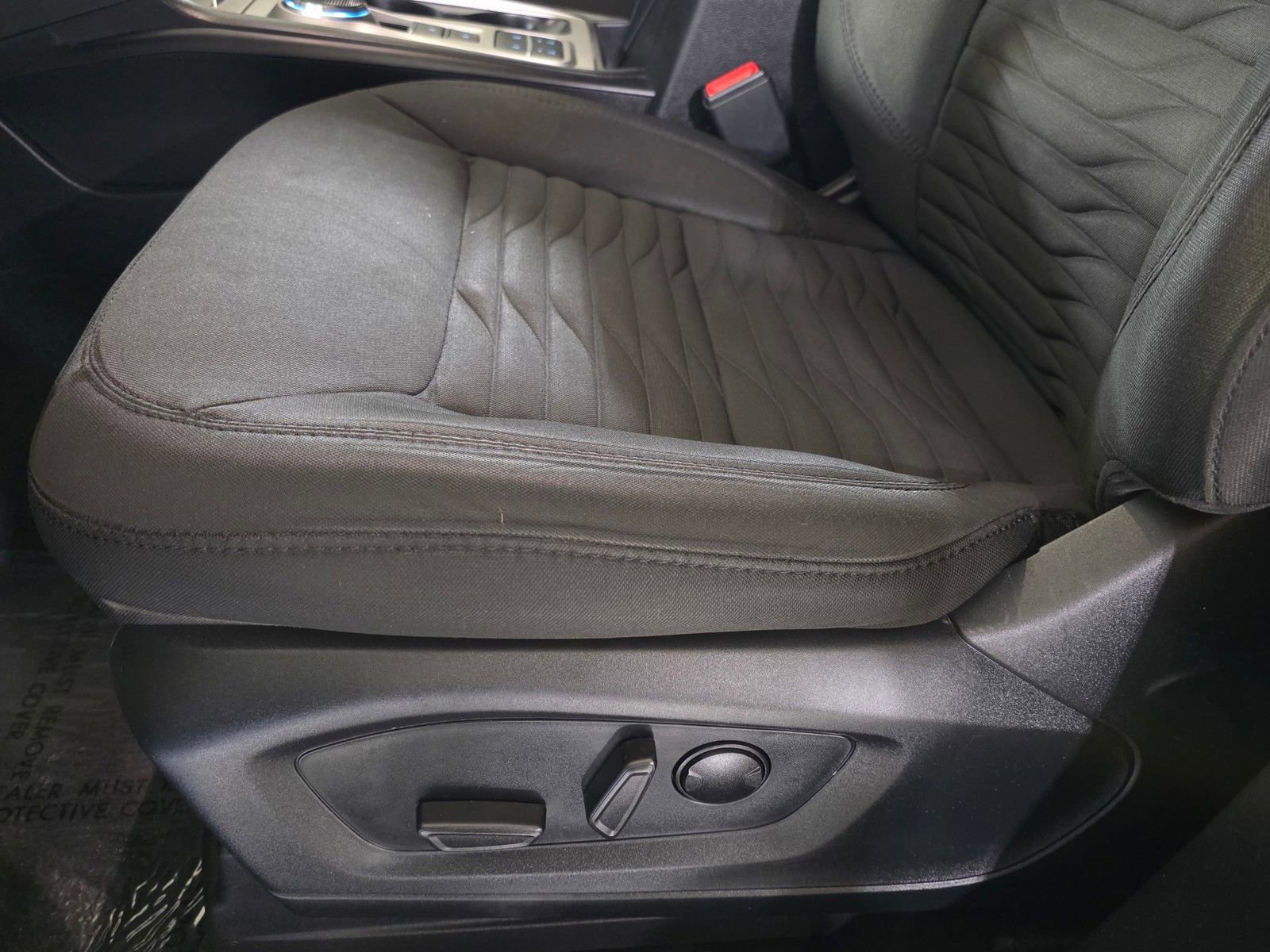 Used 2021 Ford Explorer XLT image 24