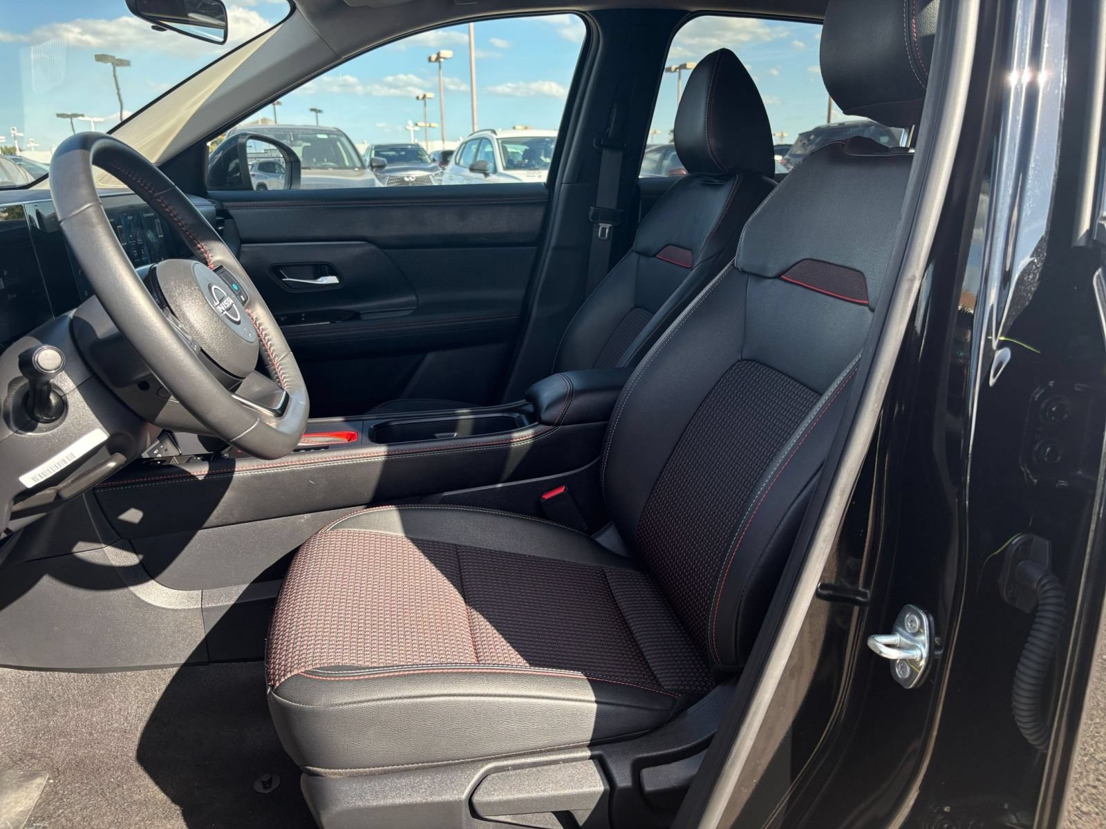 Used 2026 Nissan Kicks SR AWD/4WD image 27