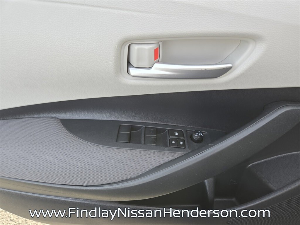 Used 2020 Toyota Corolla LE image 17