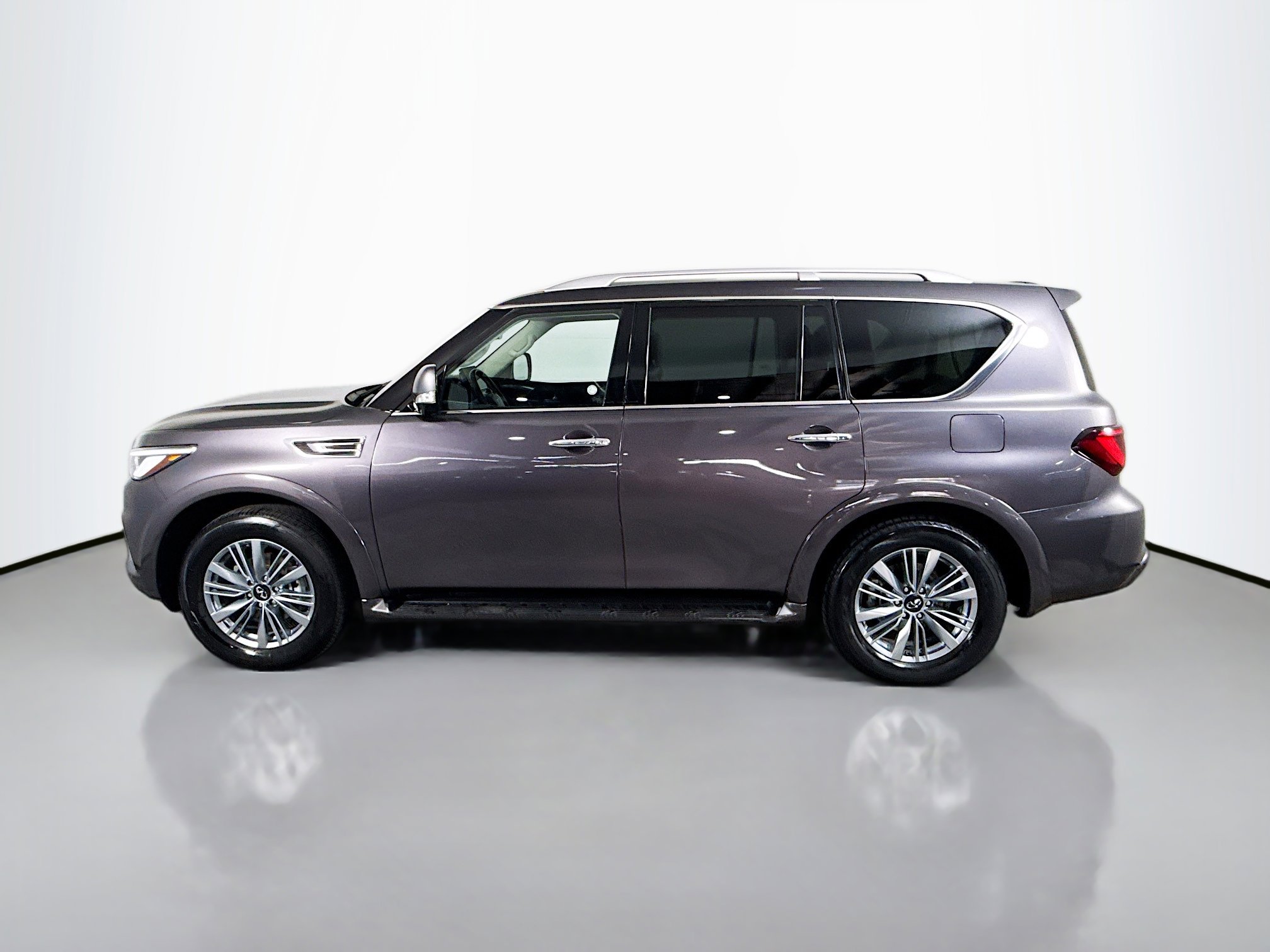 Used 2024 INFINITI QX80 Luxe image 6