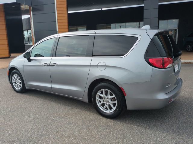 Used 2018 Chrysler Pacifica Touring w/ Security Group image 6