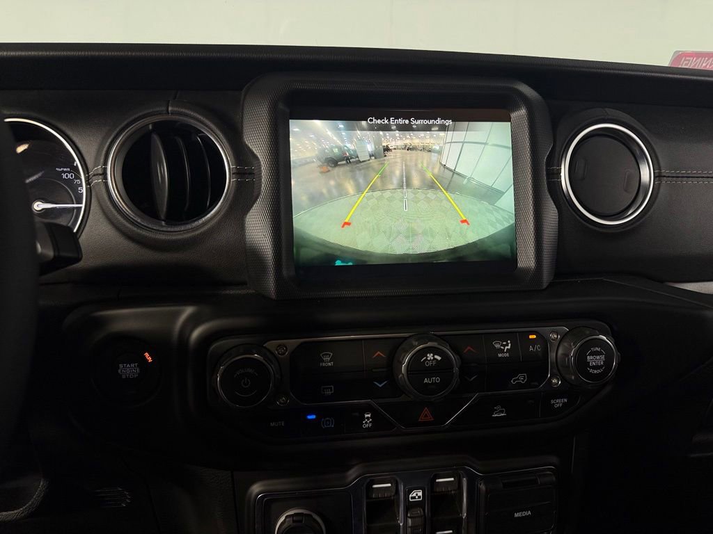 Used 2023 Jeep Wrangler Unlimited Sahara AWD/4WD image 17