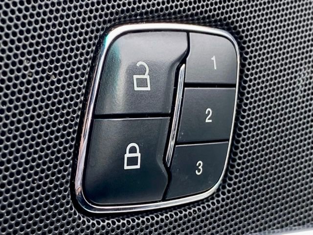 Used 2018 Ford Explorer Limited image 28