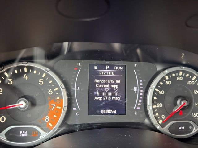 Used 2017 Jeep Renegade Latitude w/ Popular Equipment Group image 25