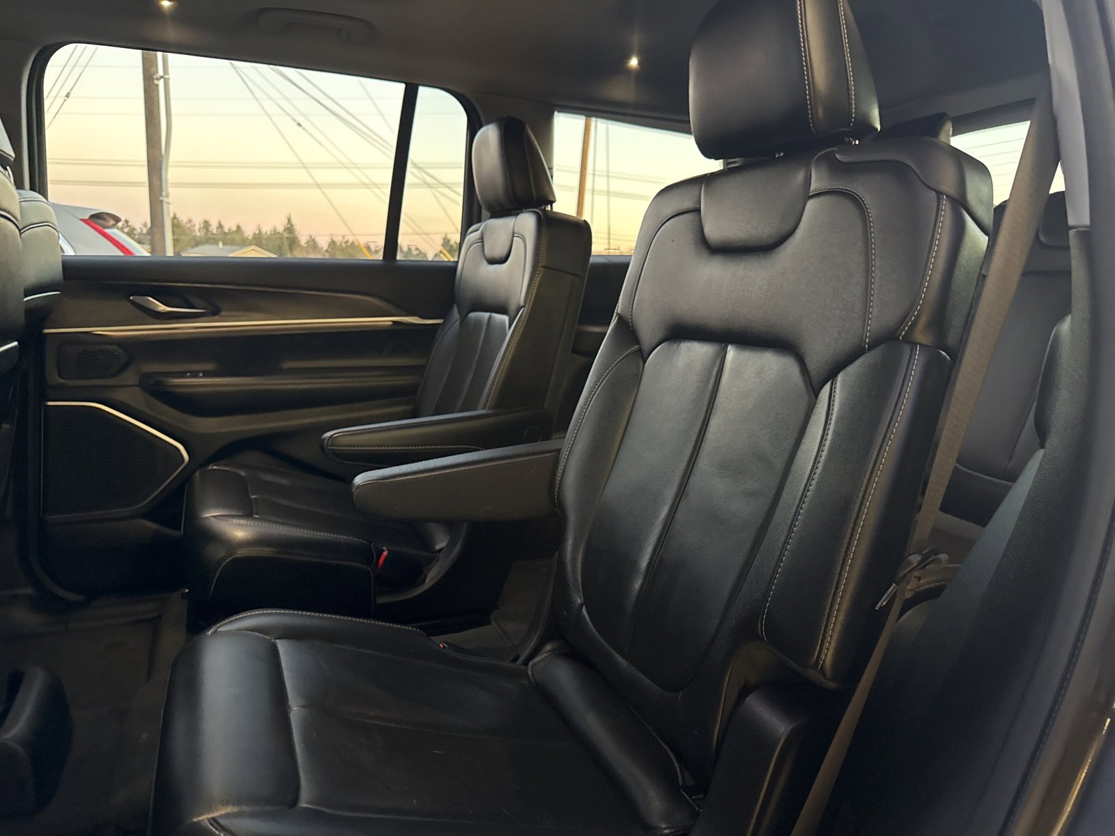 Used 2021 Jeep Grand Cherokee L Limited image 11