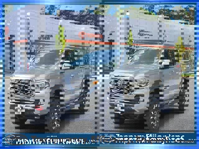 Used 2023 Toyota Tacoma TRD Off-Road w/ Black Out Package (TMS) AWD/4WD image 4