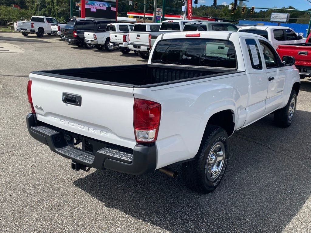 Used 2020 Toyota Tacoma SR image 15