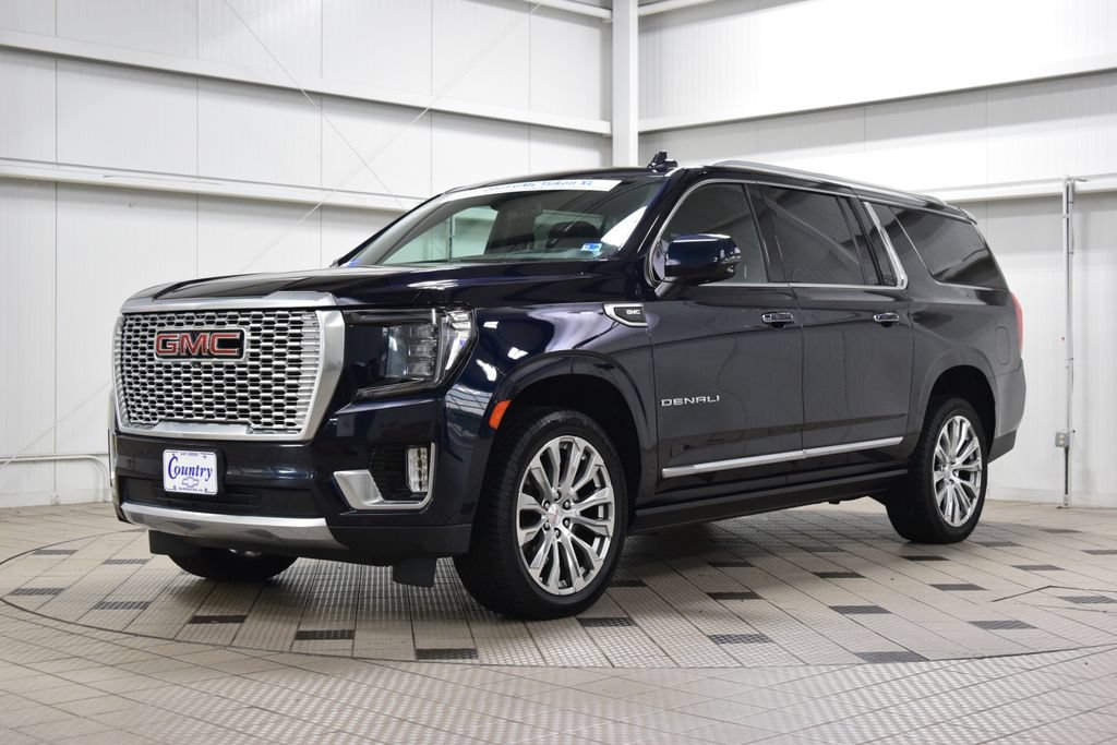 Used 2023 GMC Yukon XL Denali AWD/4WD image 3