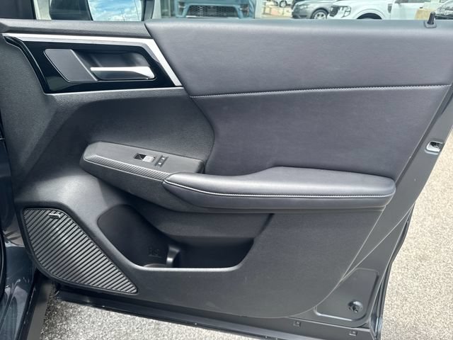 Used 2025 Mitsubishi Outlander AWD image 24