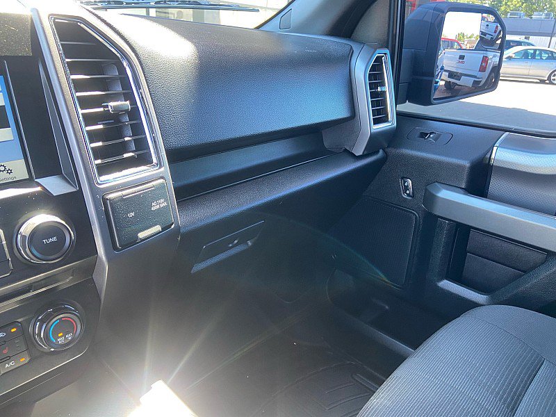Used 2016 Ford F150 XLT w/ Equipment Group 302A Luxury AWD/4WD image 16