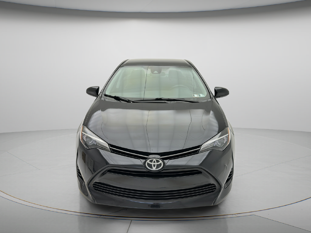 Used 2017 Toyota Corolla LE FWD image 2