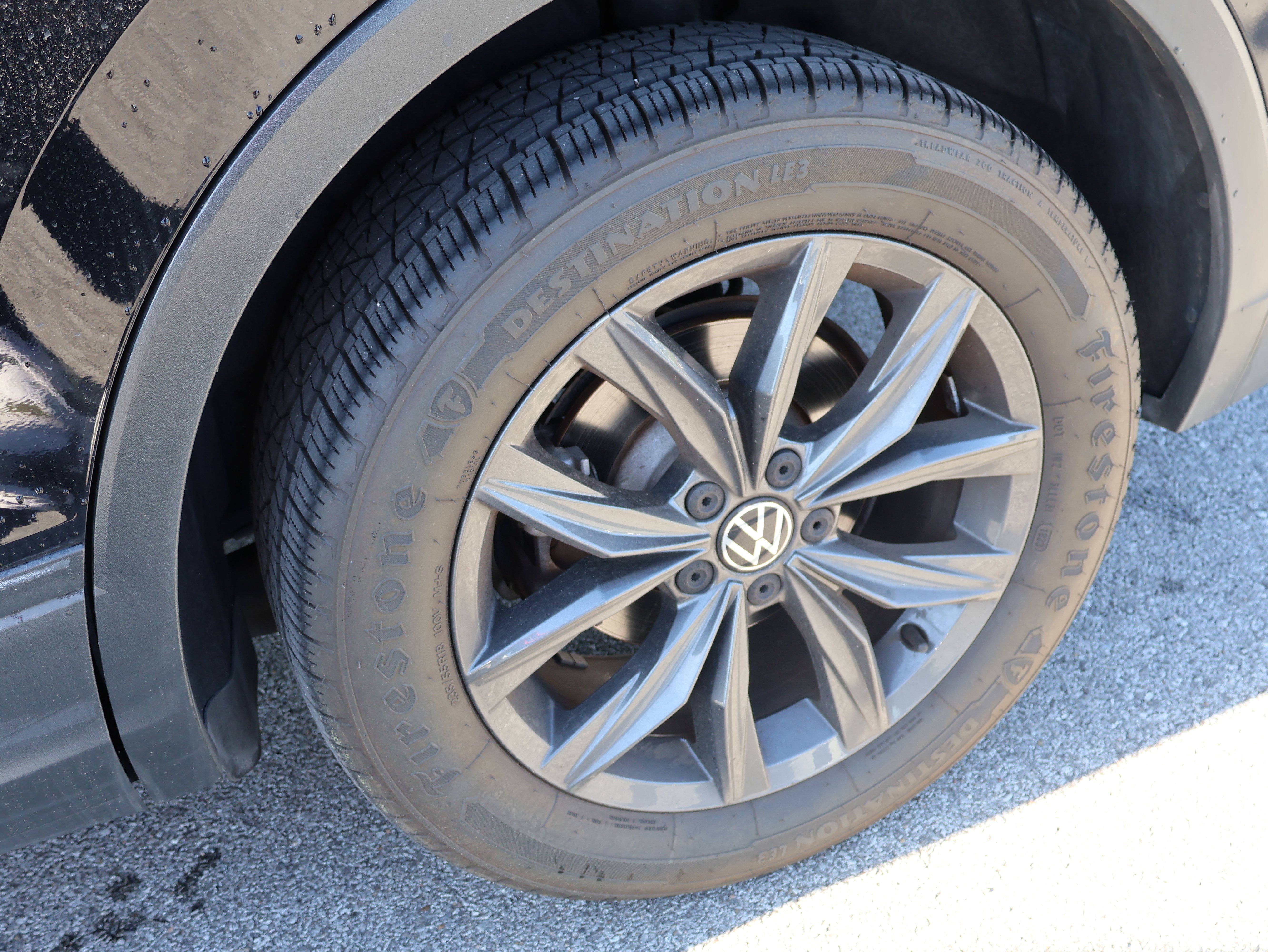 Used 2022 Volkswagen Tiguan SE w/ Panoramic Sunroof Package AWD/4WD image 38