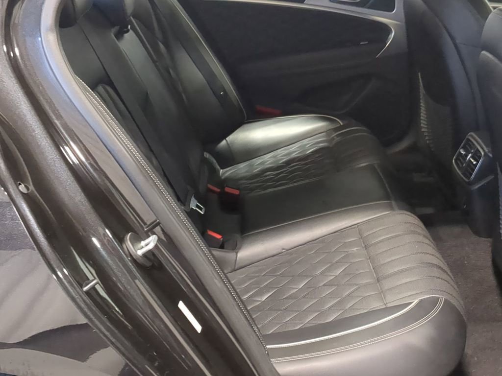 Used 2019 Genesis G70 2.0T Advanced w/ Dynamic Package image 26