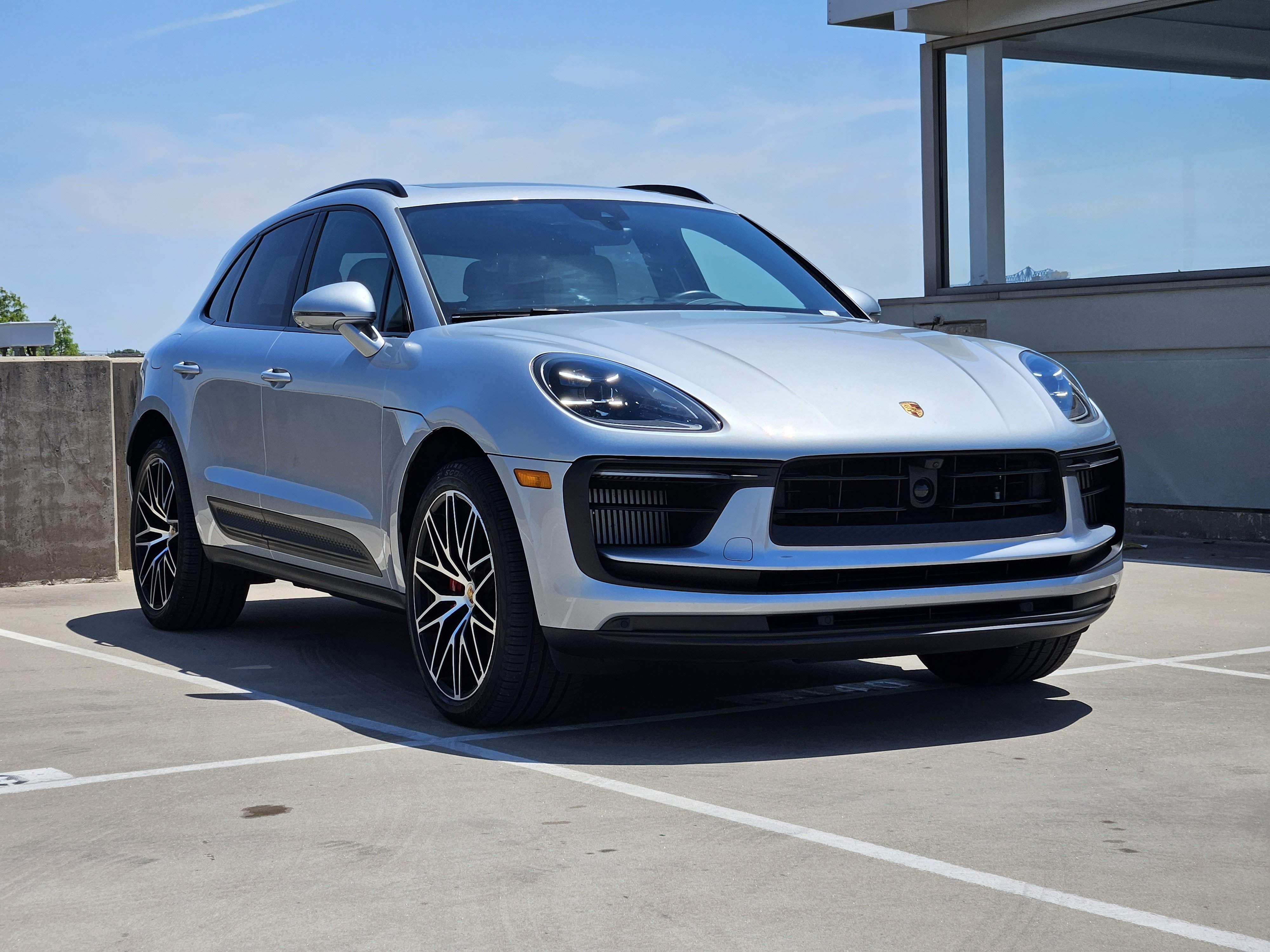 Certified 2024 Porsche Macan S AWD/4WD image 10