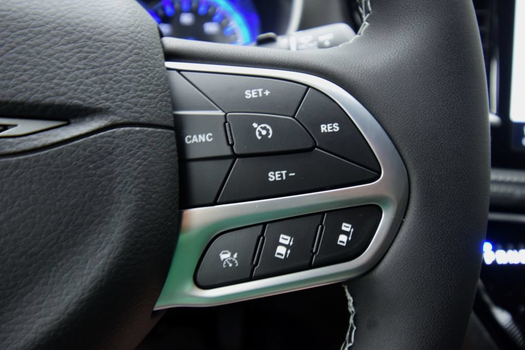 New 2027 Chrysler Pacifica Select w/ Family Tech Group FWD image 24