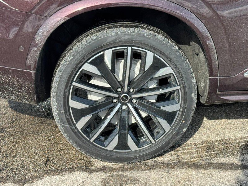 New 2026 Volvo XC90 T8 Ultra w/ Protection Package Premier image 4