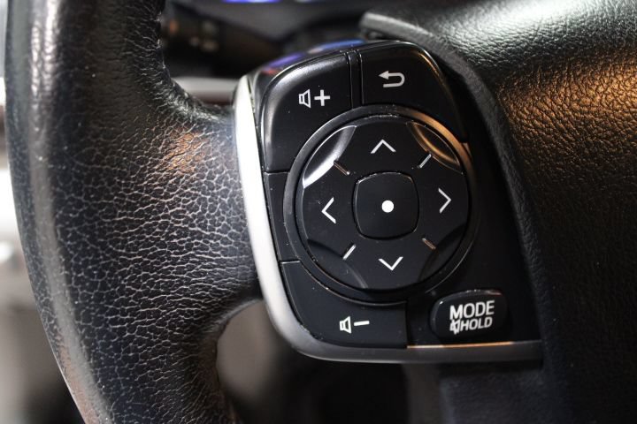 Used 2013 Toyota Camry XLE w/ Leather Pkg FWD image 32