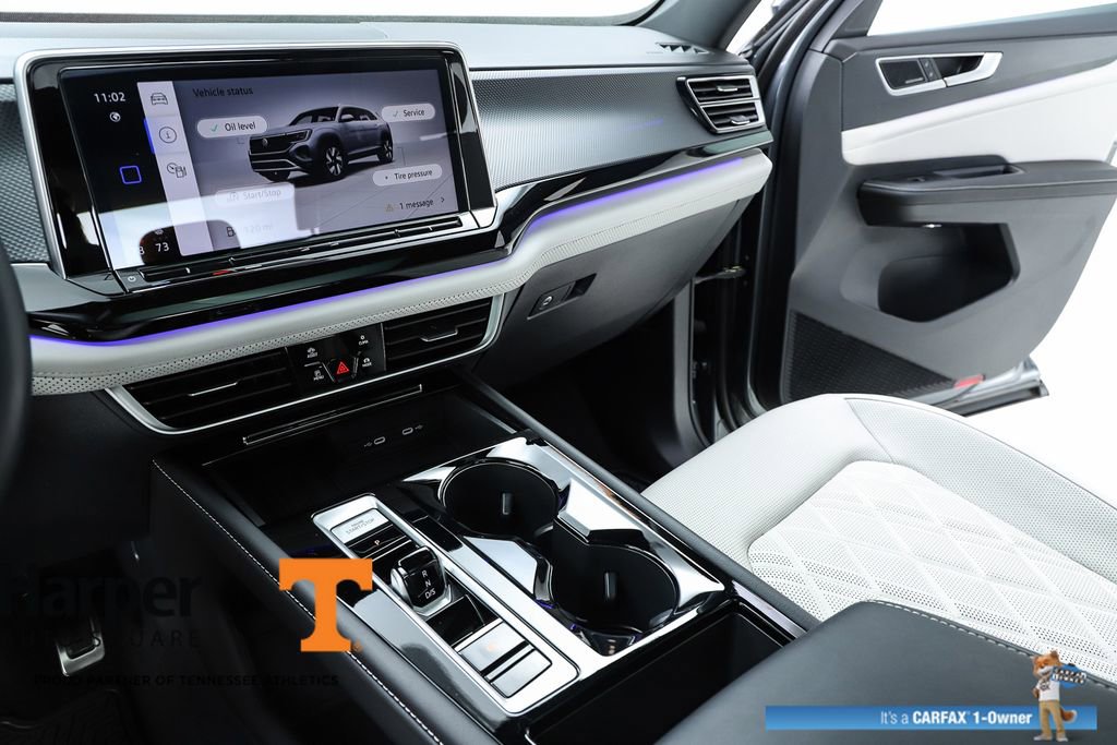 Used 2025 Volkswagen Atlas Cross Sport SEL Premium R-Line image 23