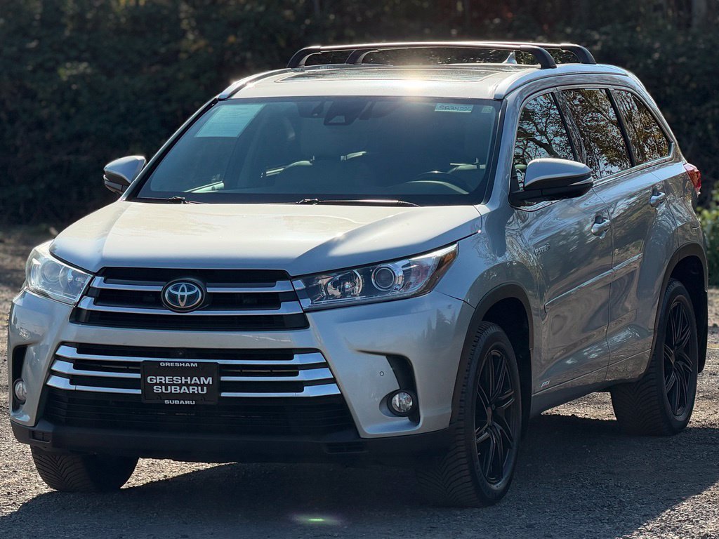 Used 2017 Toyota Highlander Limited Platinum AWD/4WD image 3