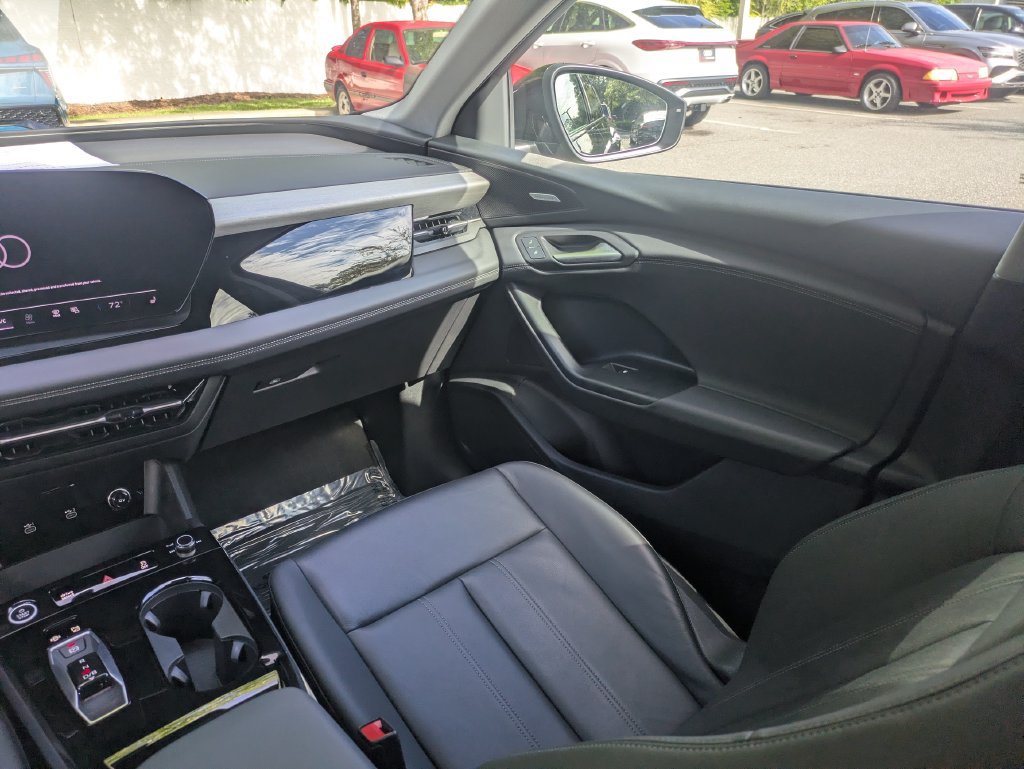 Used 2025 Audi Q6 e-tron Premium Plus w/ Premium Plus AWD/4WD image 25