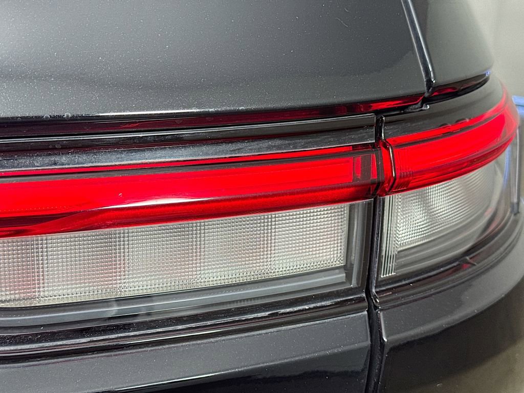 Used 2022 Jeep Grand Cherokee L Limited image 32