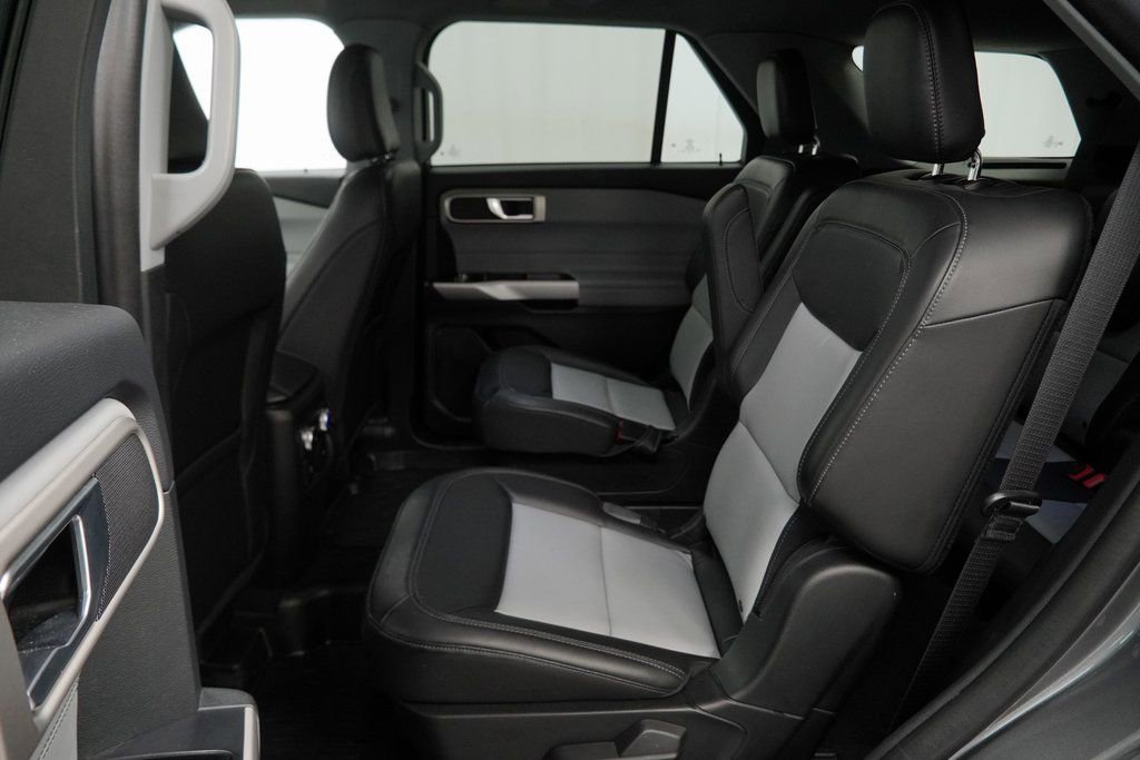 Used 2023 Ford Explorer XLT w/ Equipment Group 202A image 20