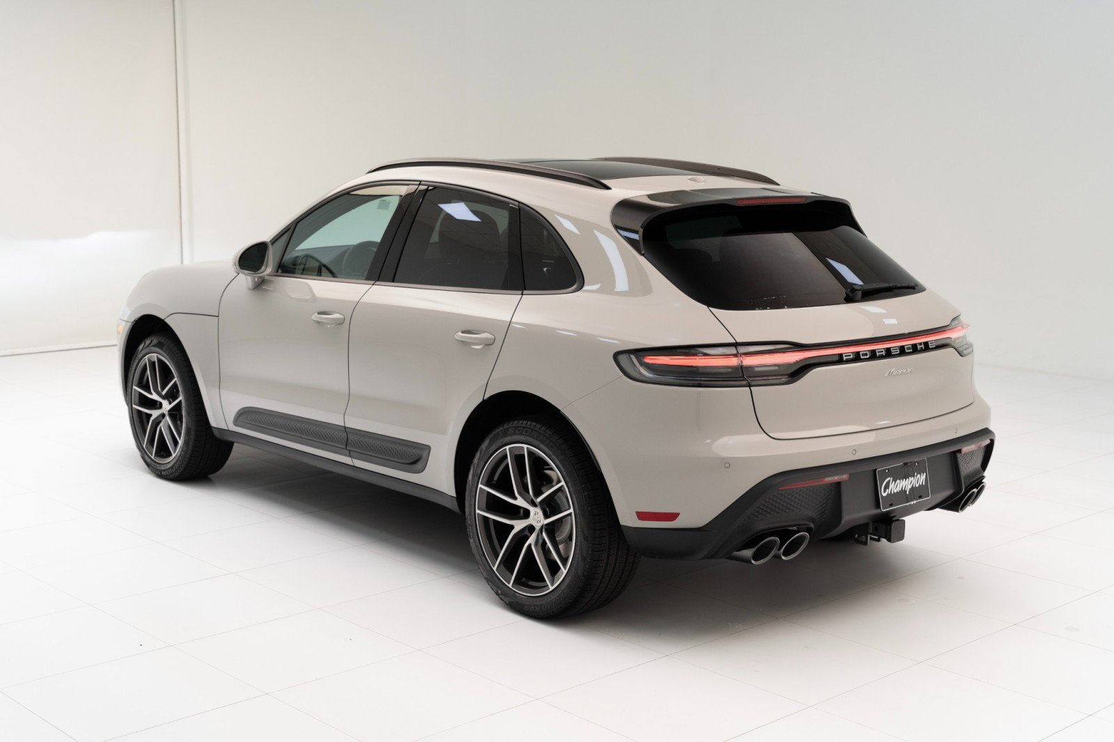 New 2025 Porsche Macan image 3