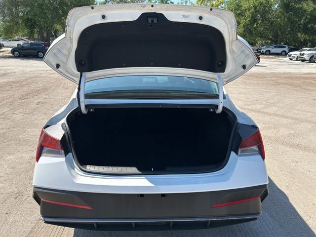 Used 2024 Hyundai Elantra SEL image 7