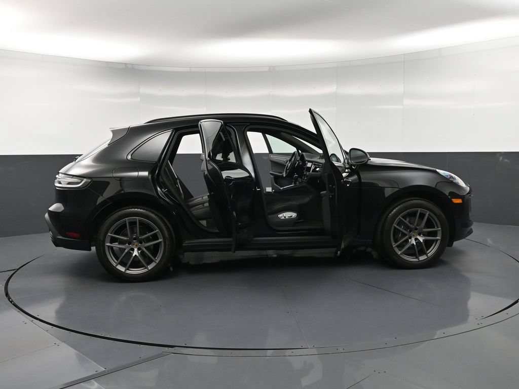 Certified 2024 Porsche Macan Turbo AWD/4WD image 34