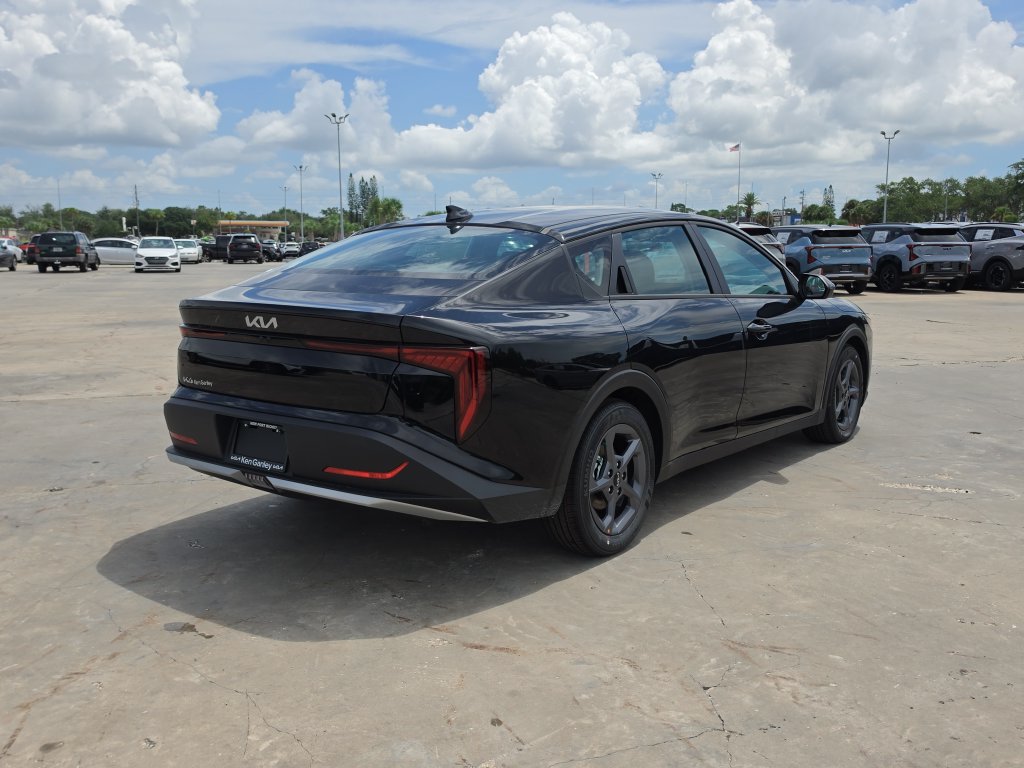 New 2026 Kia K4 FWD image 8
