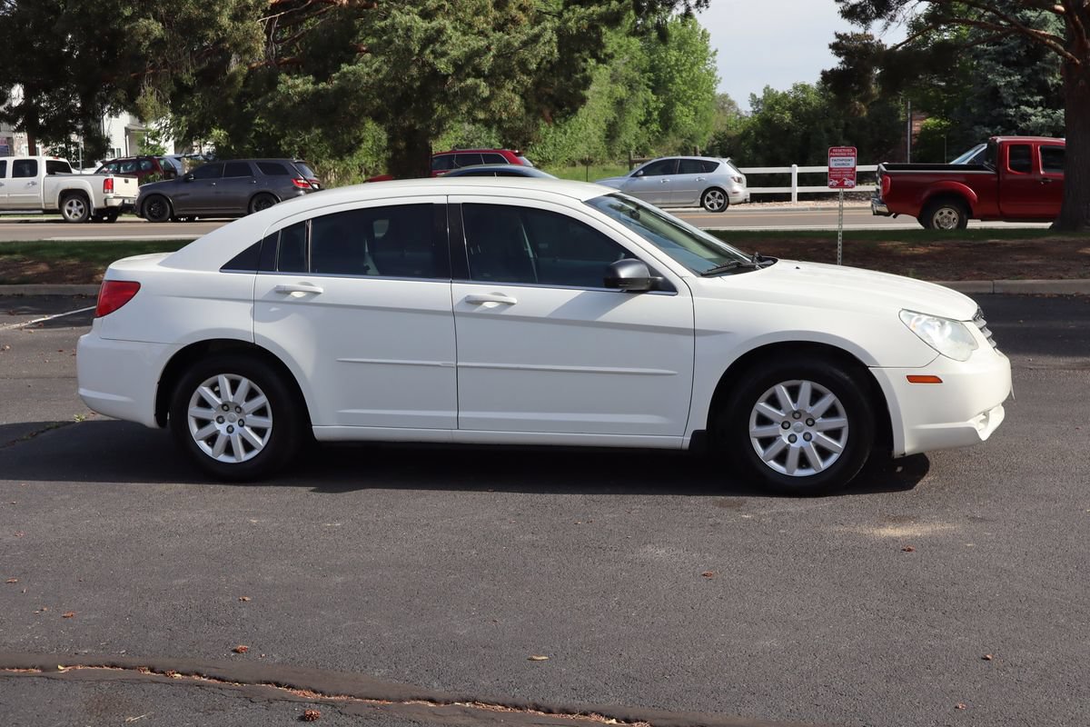 Used 2008 Chrysler Sebring LX FWD image 3