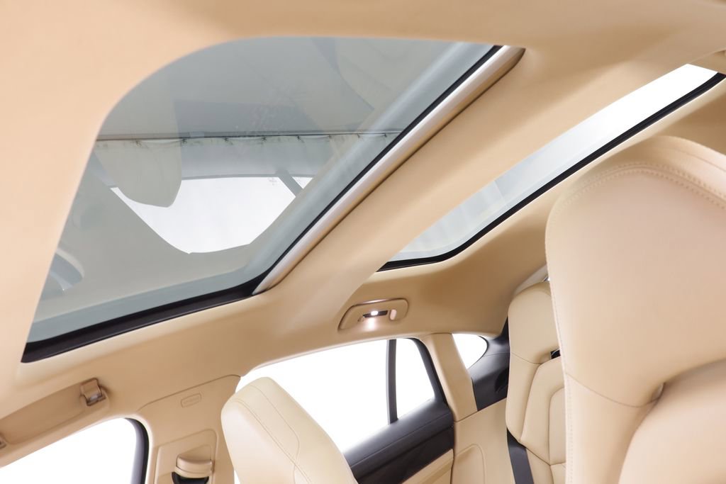 Used 2019 Porsche Panamera 4 image 14