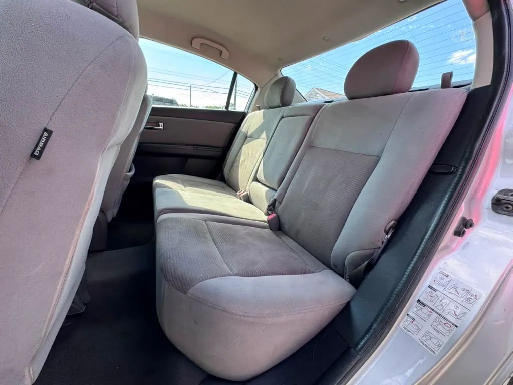 Used 2011 Nissan Sentra 2.0 SR FWD image 12