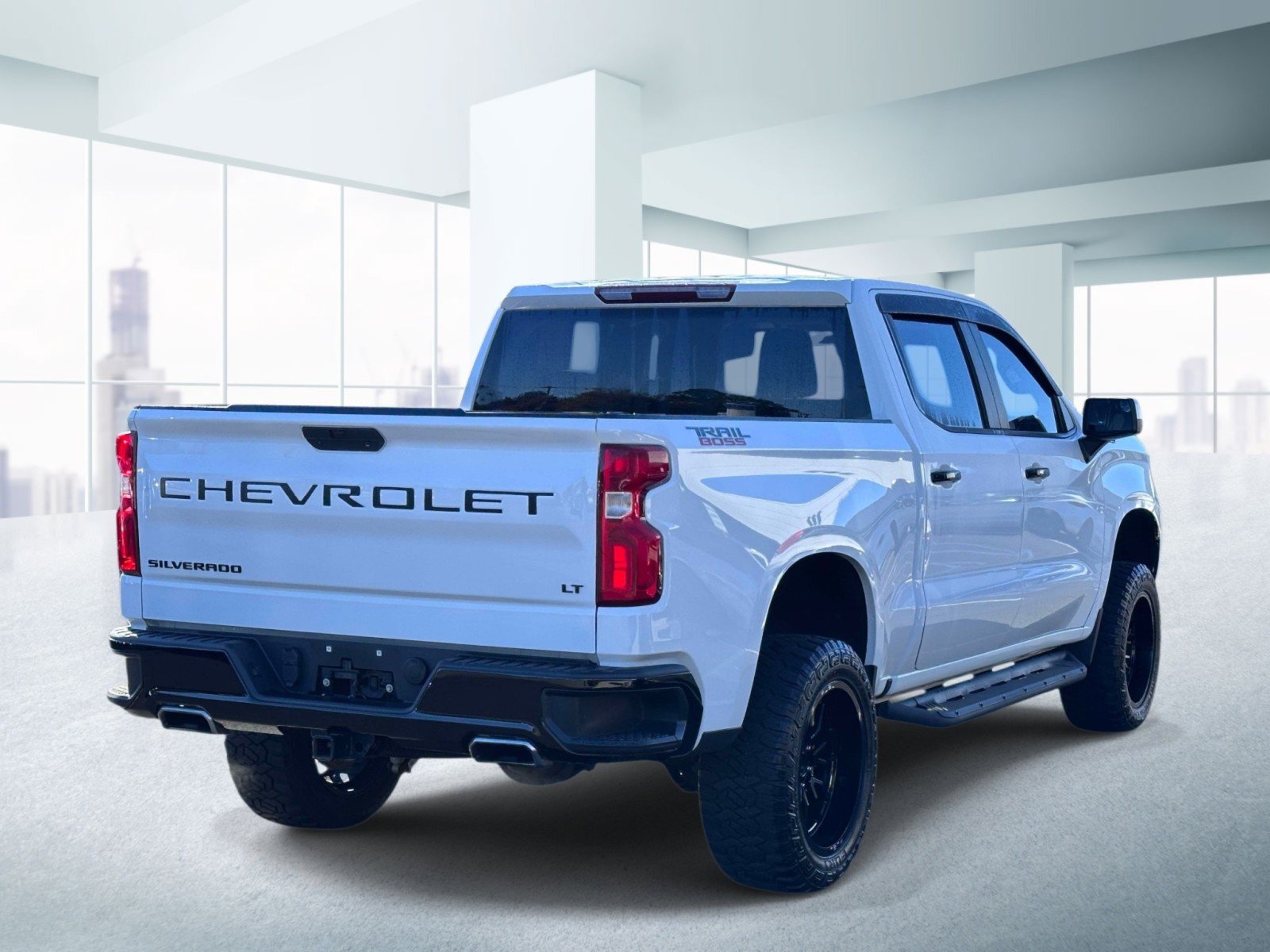 Used 2021 Chevrolet Silverado 1500 LT Trail Boss w/ Bed Protection Package AWD/4WD image 4