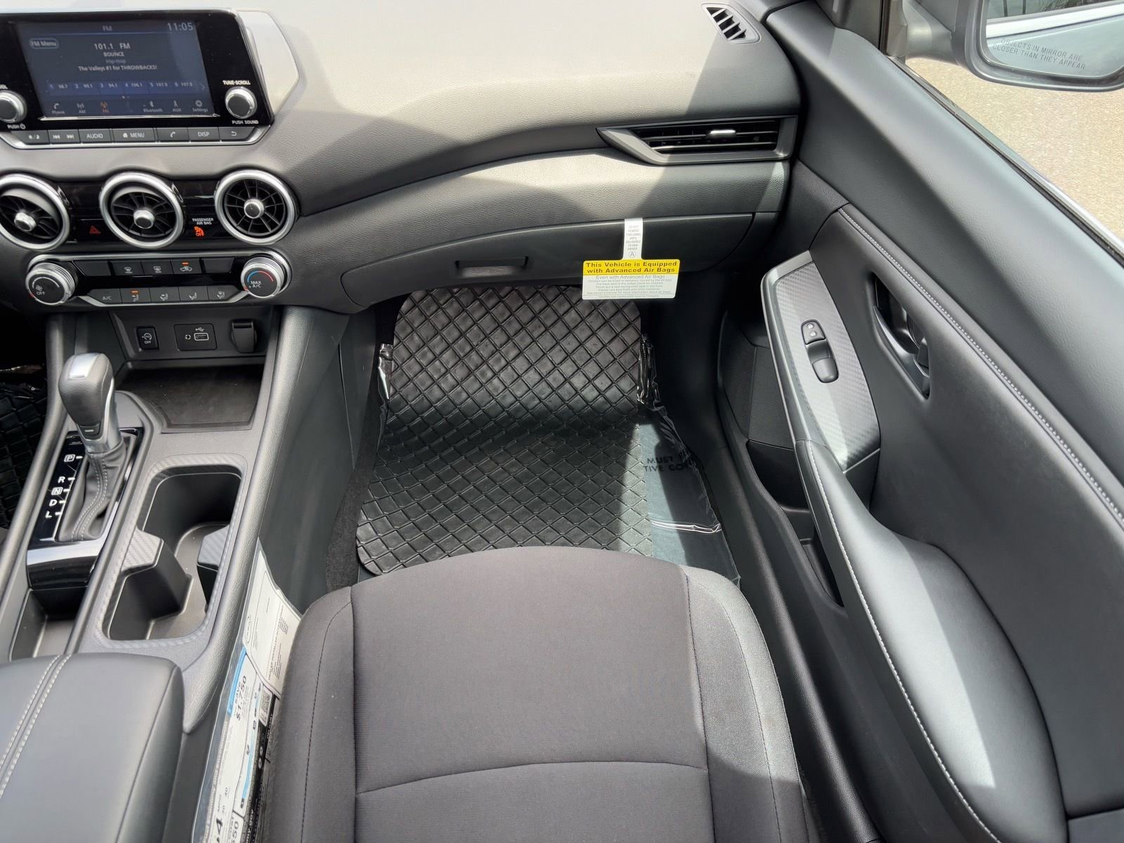 Used 2025 Nissan Sentra S image 15