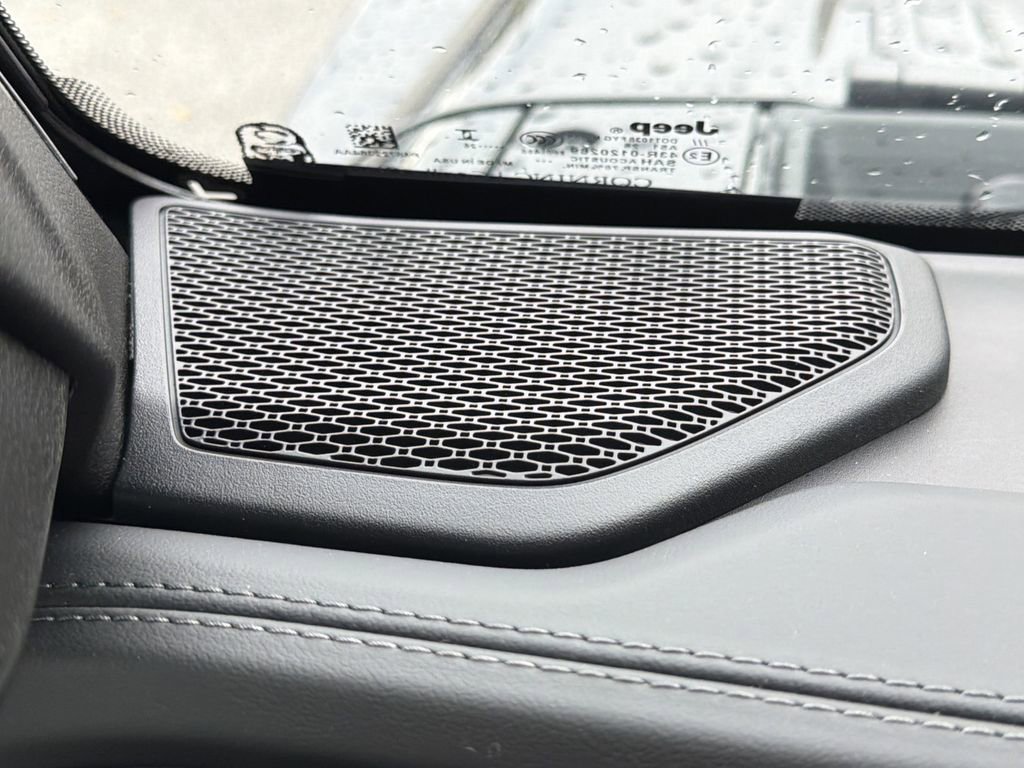 New 2026 Jeep Gladiator Sahara image 23