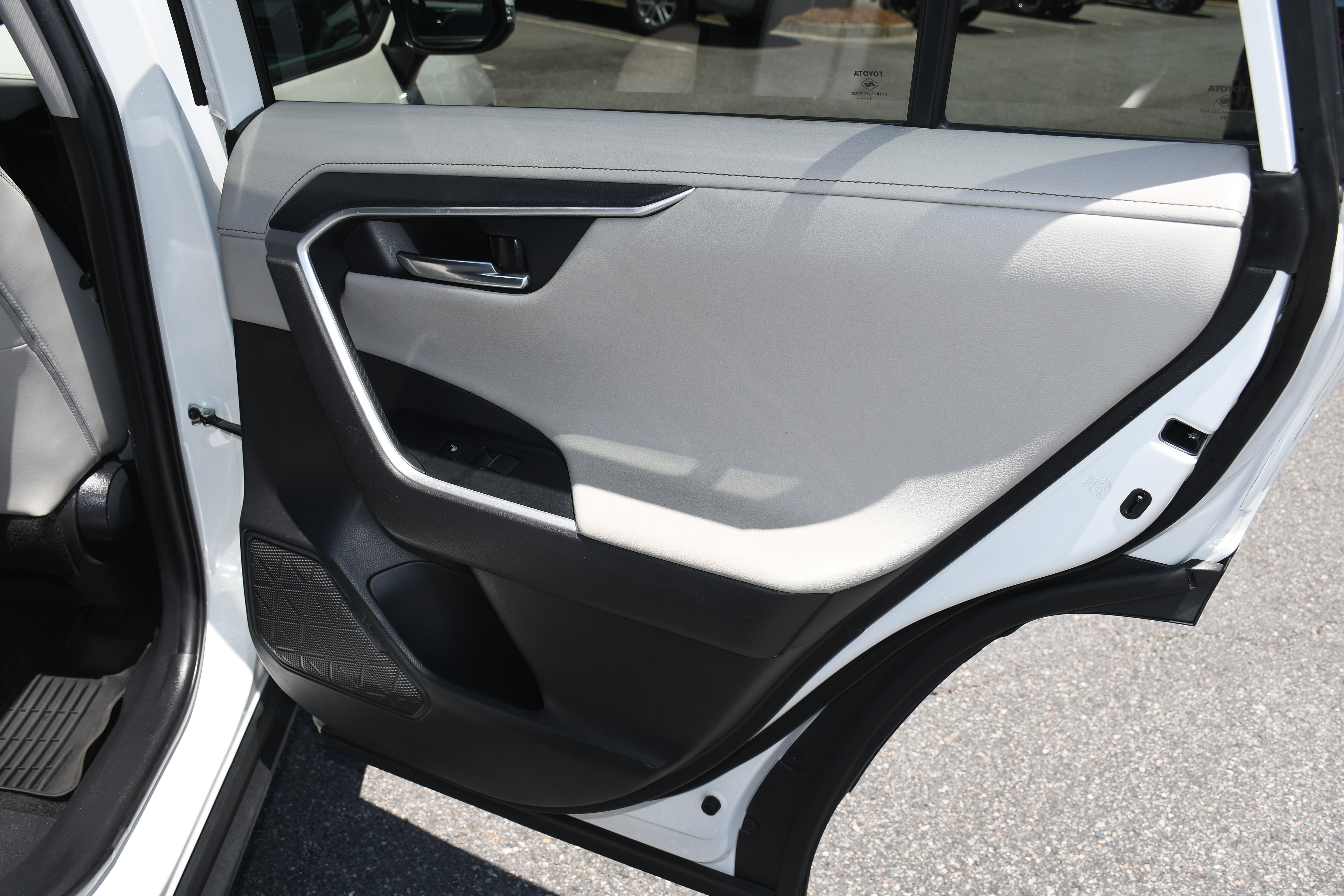 Used 2021 Toyota RAV4 Limited w/ Limited Grade Weather Package FWD image 21