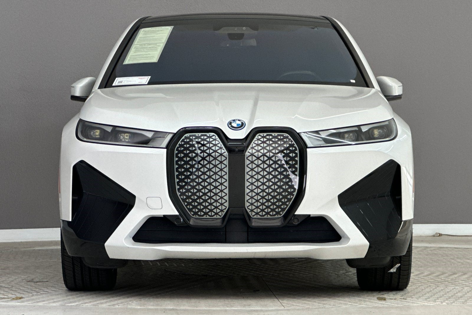 Certified 2024 BMW iX xDrive50 w/ Premium Package AWD/4WD image 5
