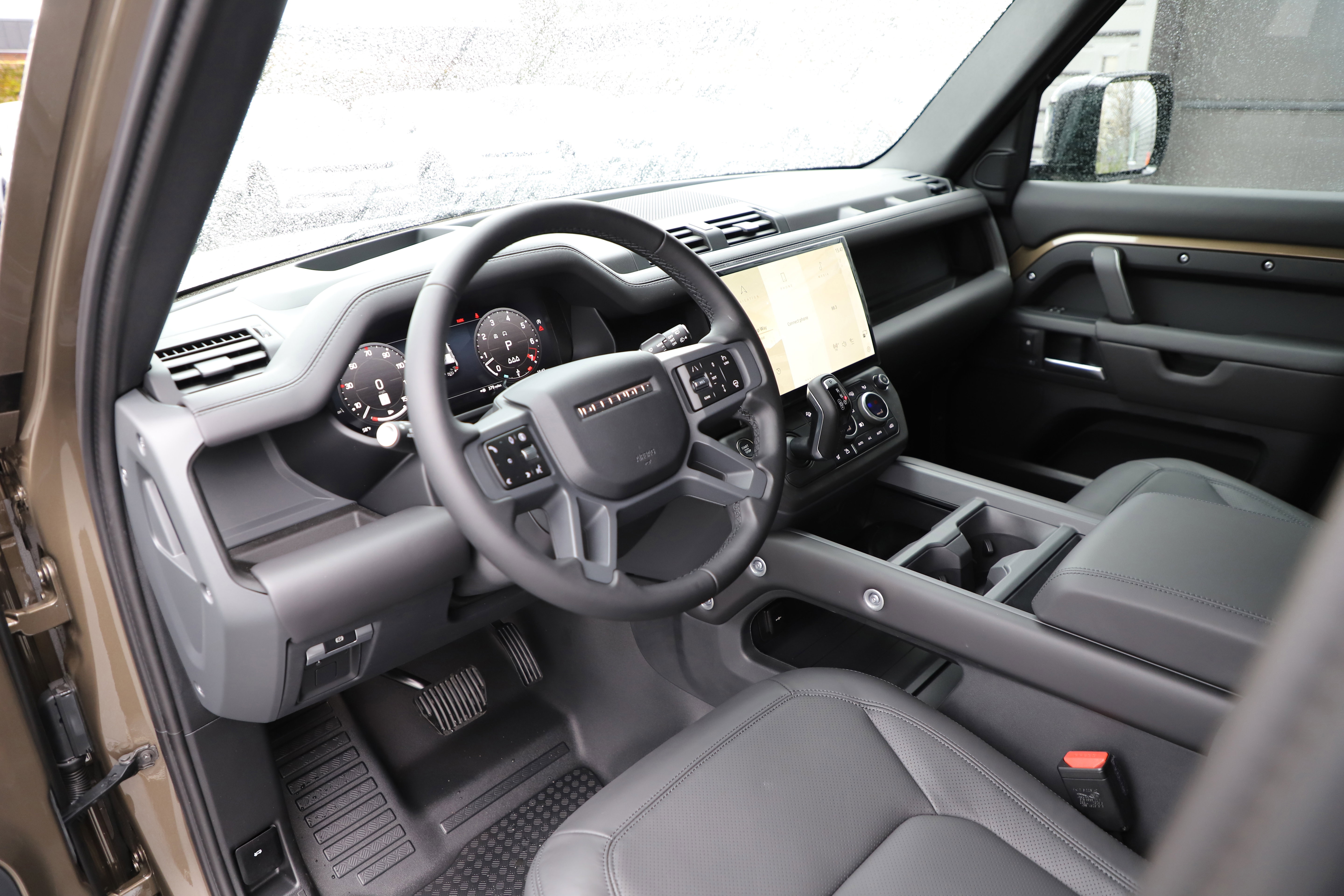 New 2026 Land Rover Defender 110 X-Dynamic SE image 18