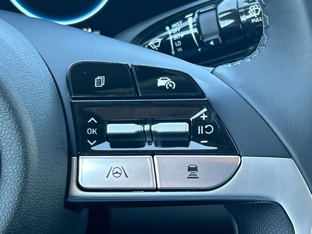 New 2026 Hyundai Elantra Limited image 23