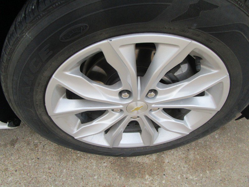 Used 2020 Chevrolet Malibu LT FWD image 12
