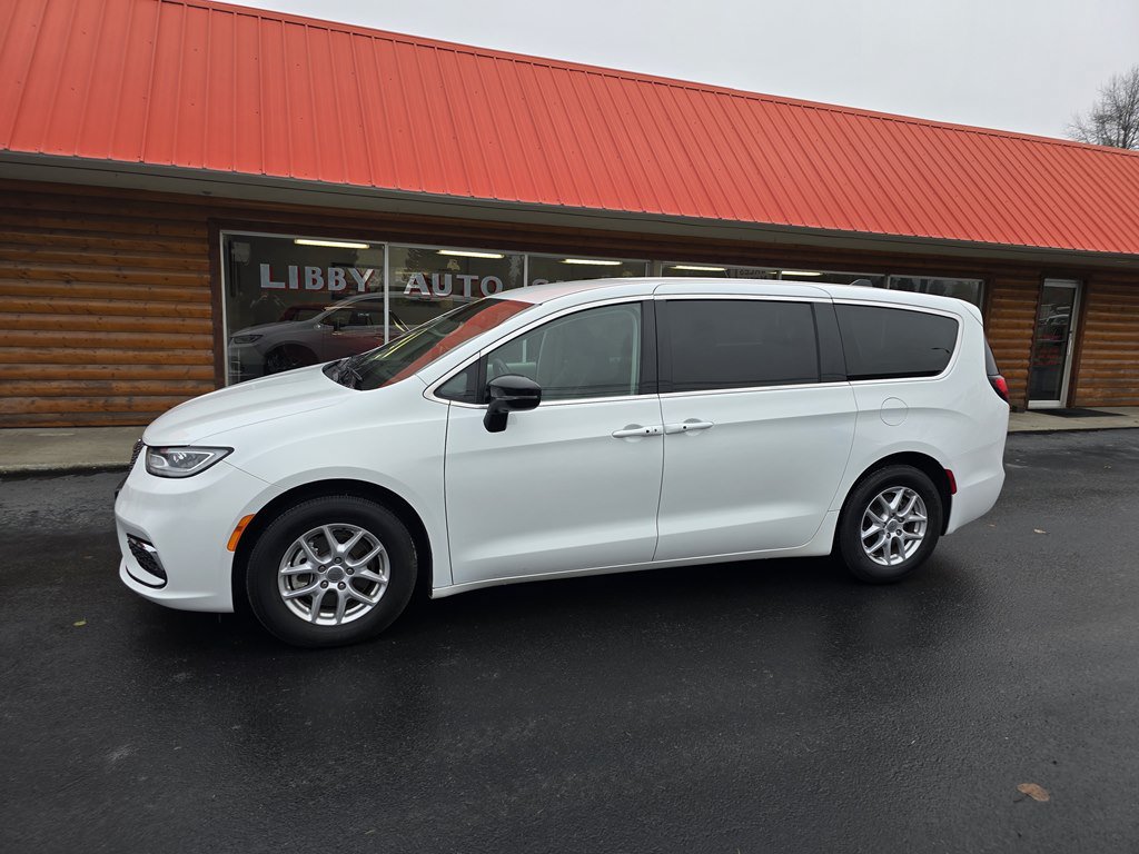 Used 2024 Chrysler Pacifica Touring-L