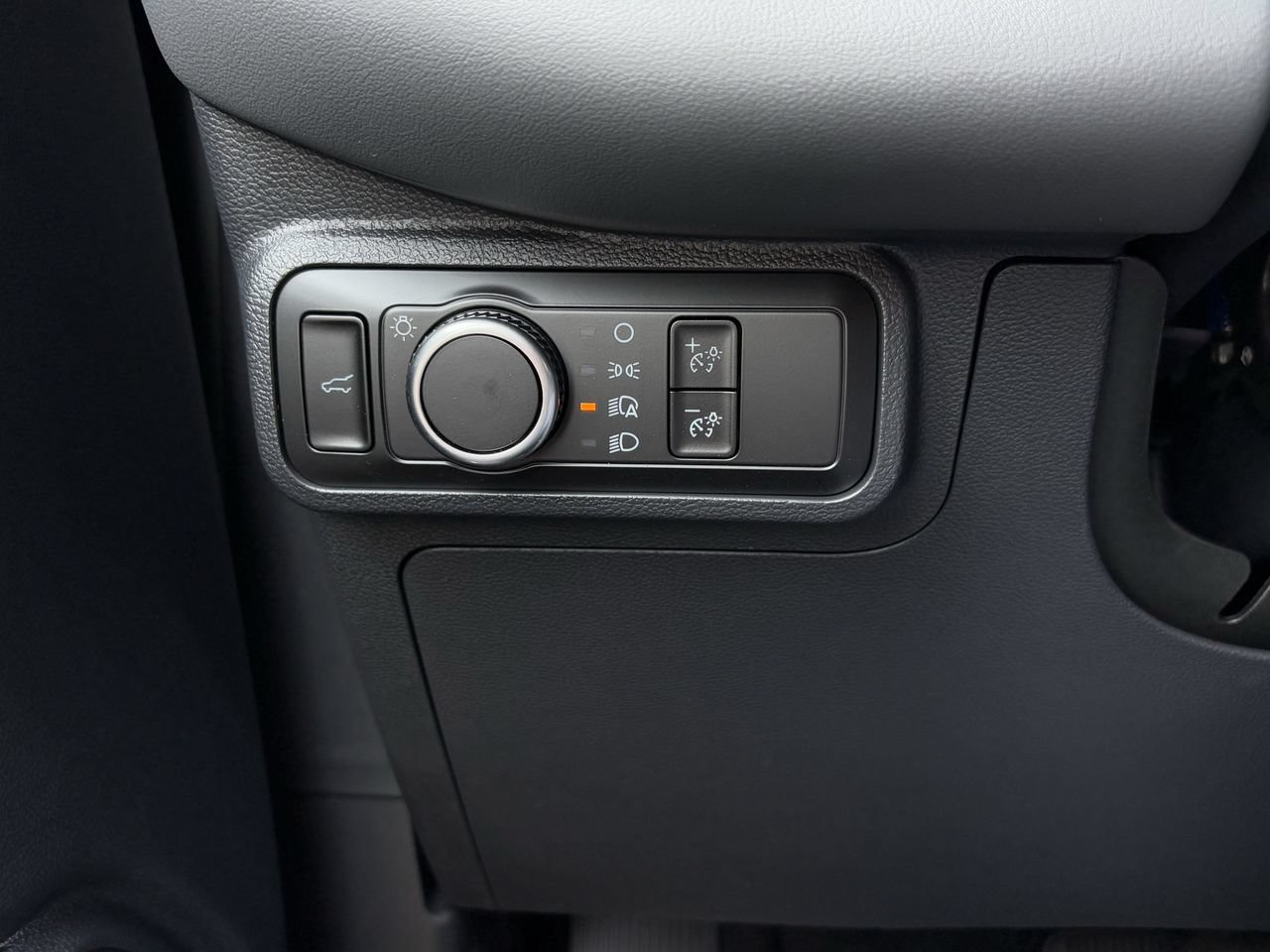 New 2026 Ford Explorer Active RWD image 21