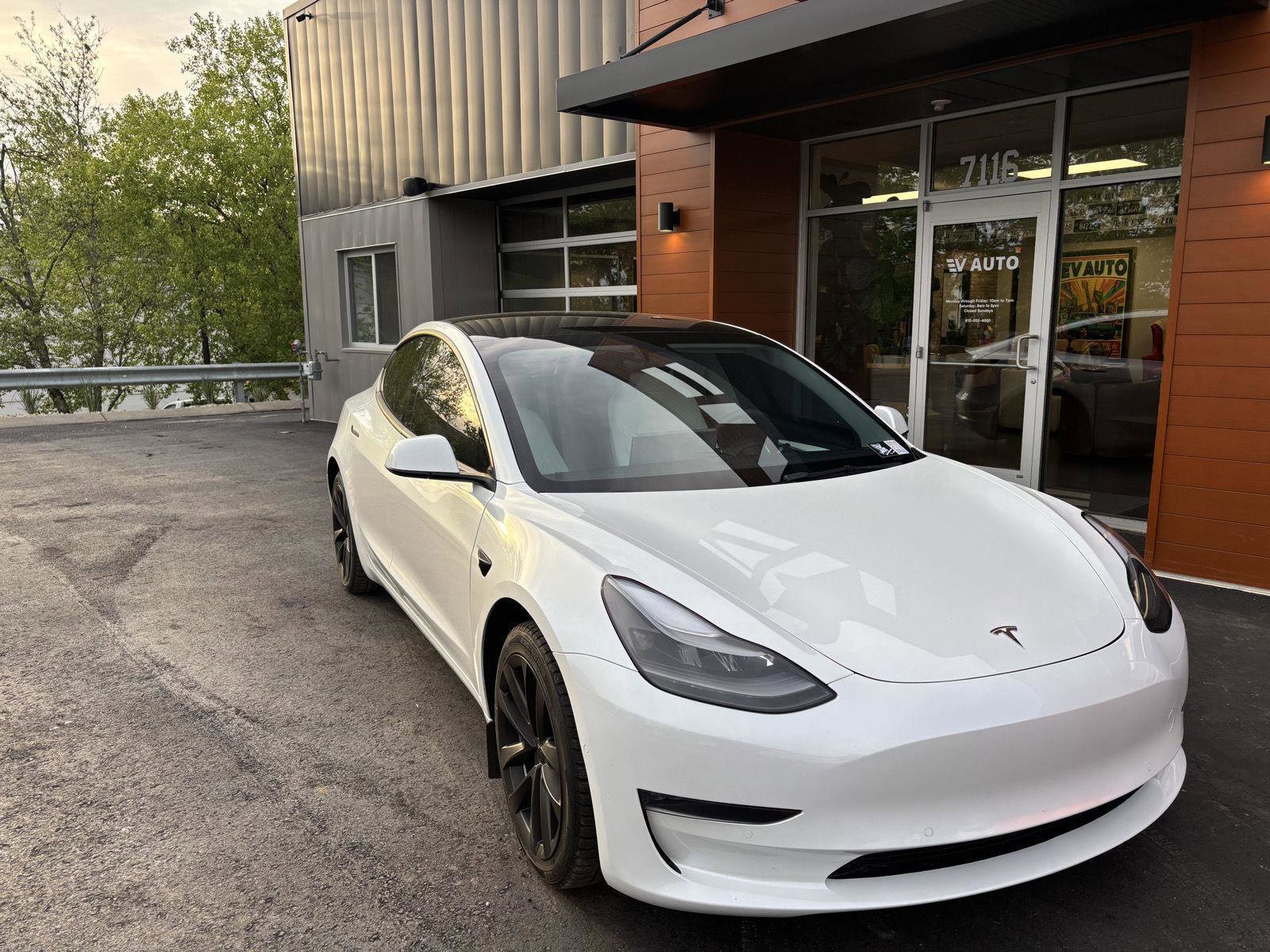 Used 2022 Tesla Model 3 Long Range AWD/4WD image 2