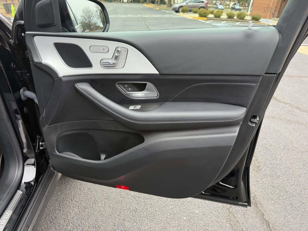 Used 2024 Mercedes-Benz GLE 350 4MATIC image 17