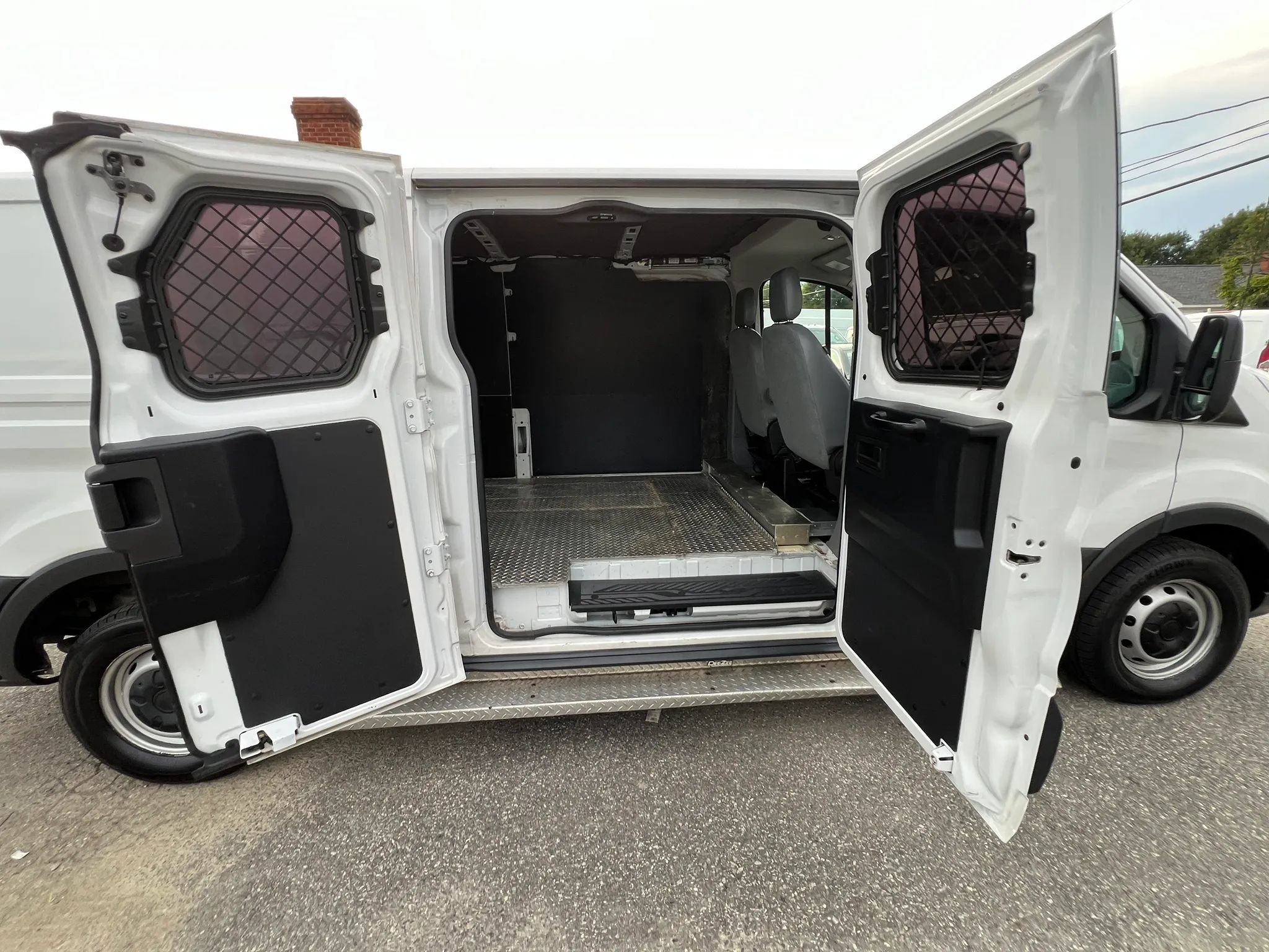 Used 2018 Ford Transit 250 148 Low Roof RWD image 36
