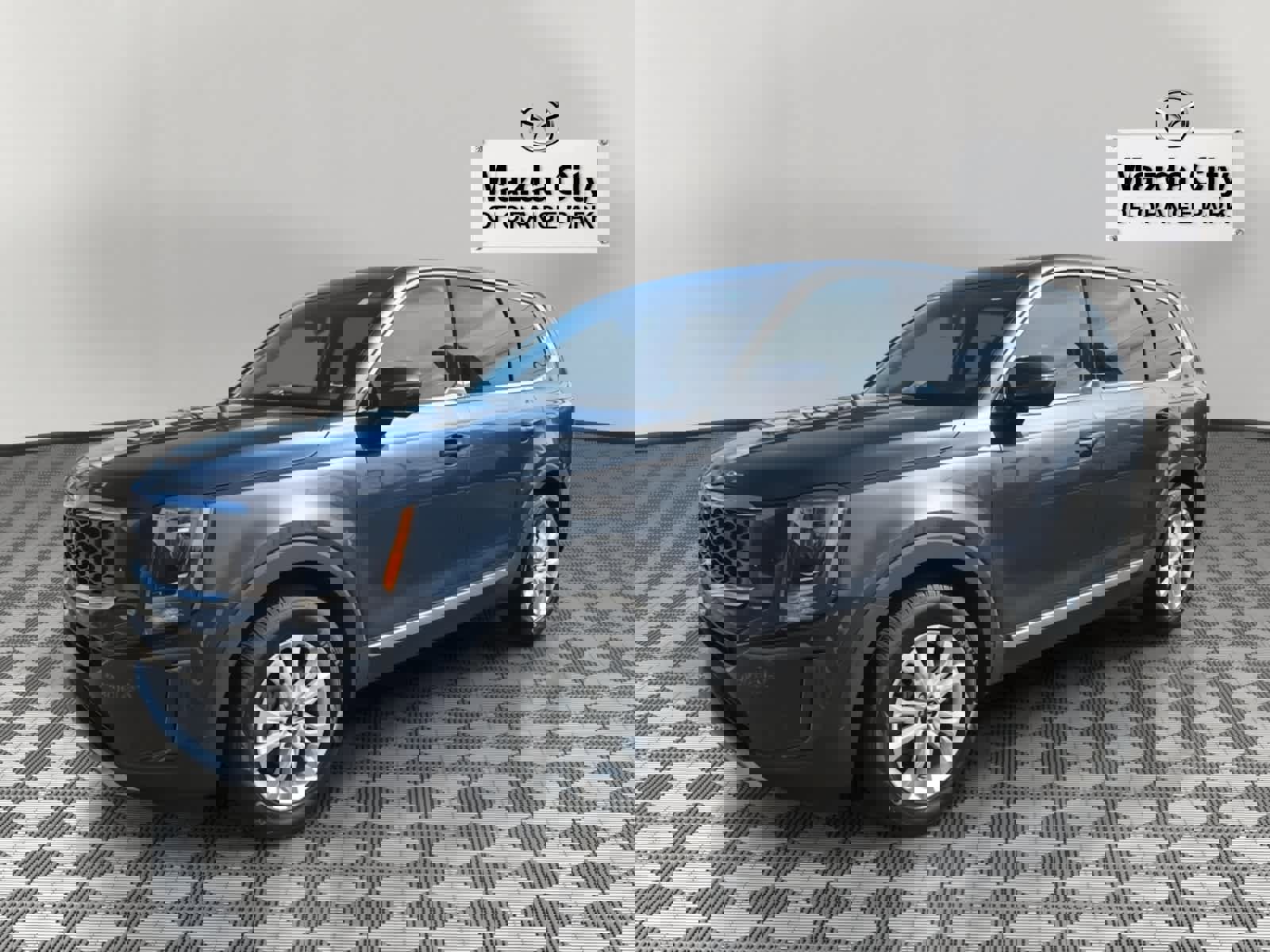 Used 2021 Kia Telluride LX image 2