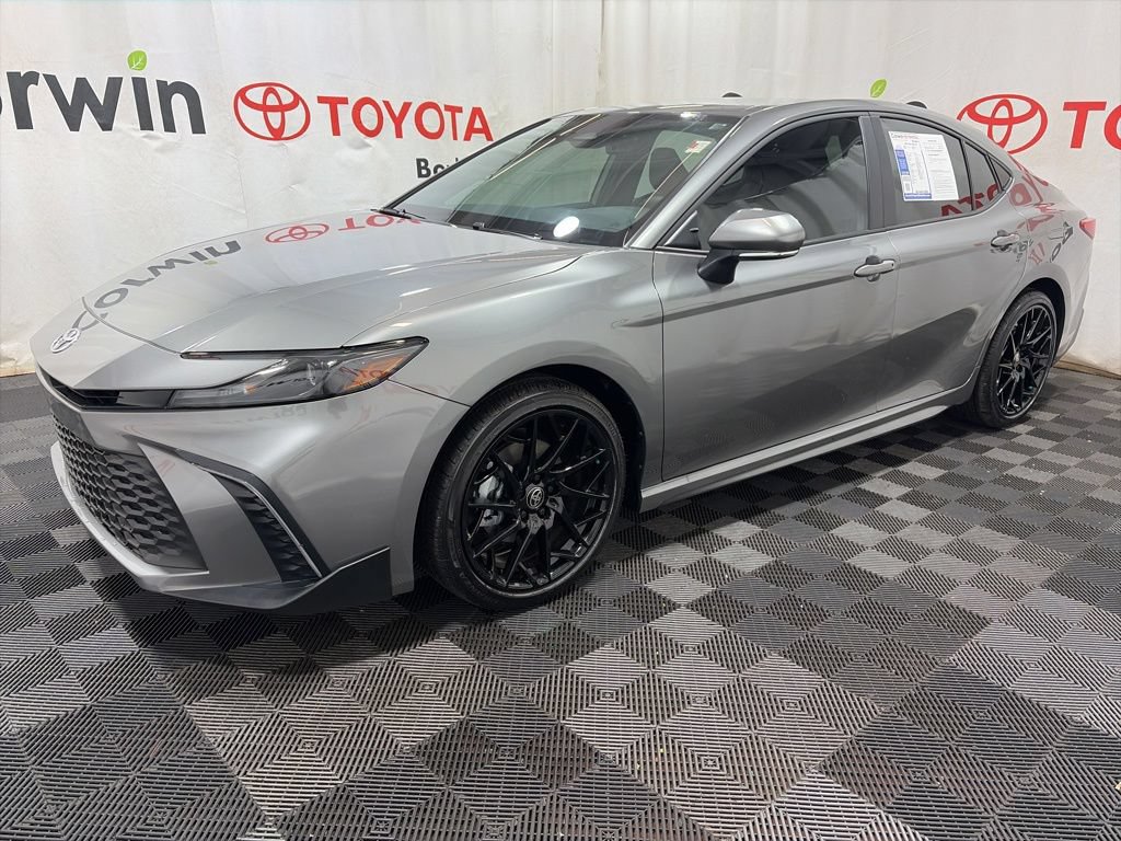 Used 2026 Toyota Camry SE FWD image 4