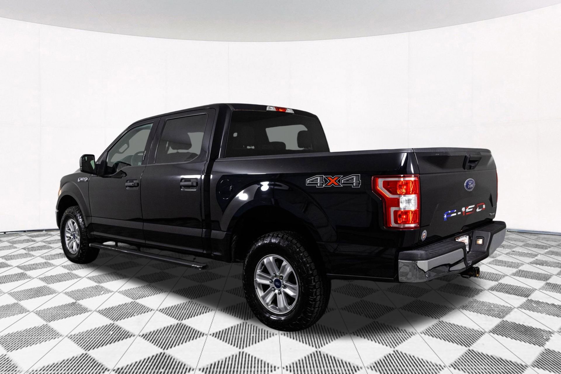 Used 2018 Ford F150 XLT image 11